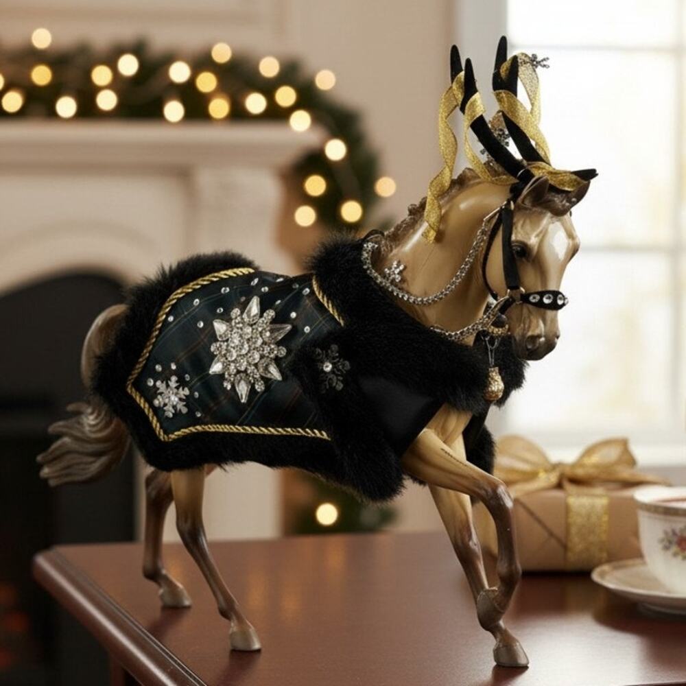 Breyer Highlander 2023 Holiday Horse Traditional Christmas Collectible 700126